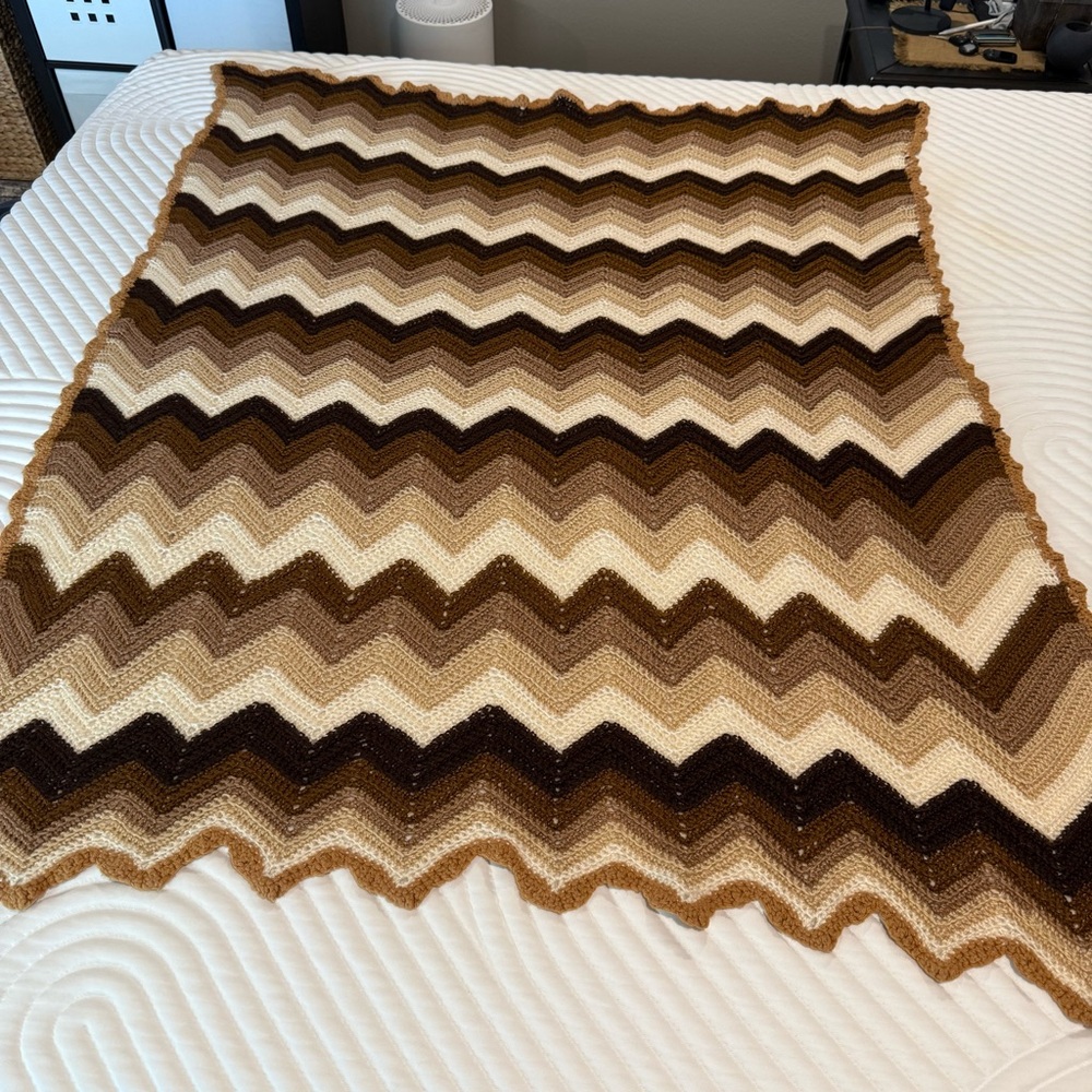 Vintage Fall Handmade Crocheted Afghan Throw Blanket Chevron Brown Tan 60x50”